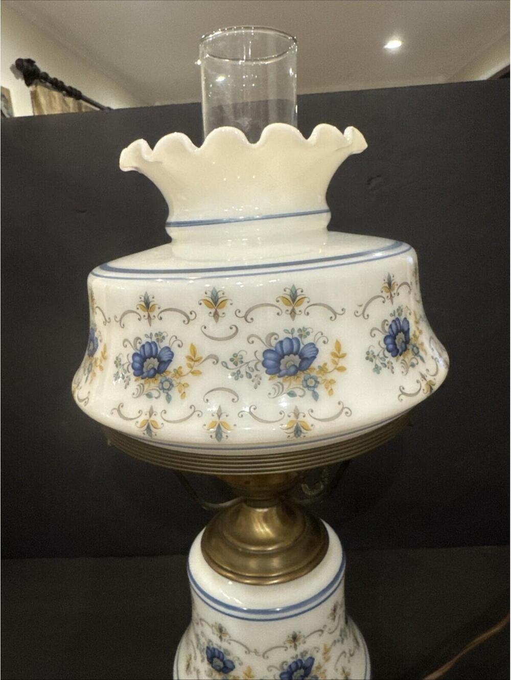 Vintage 3 Way Quoizel Hurricane Lamp Abigail Adams Floral Blue & White 19” H - Picture 2 of 10